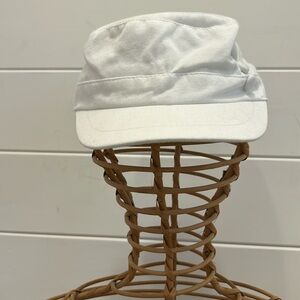 Stylish White Cotton/Polyester Cap